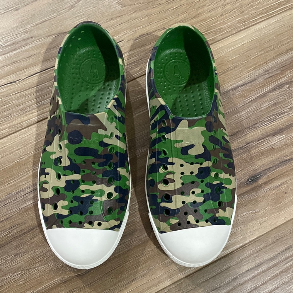 New Native camouflage size 1 shoes